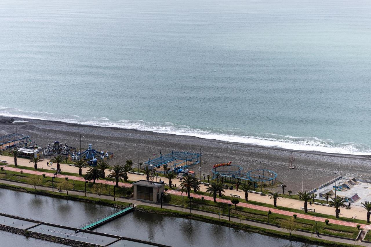 Sea Breeze In Batumi Lägenhet Exteriör bild