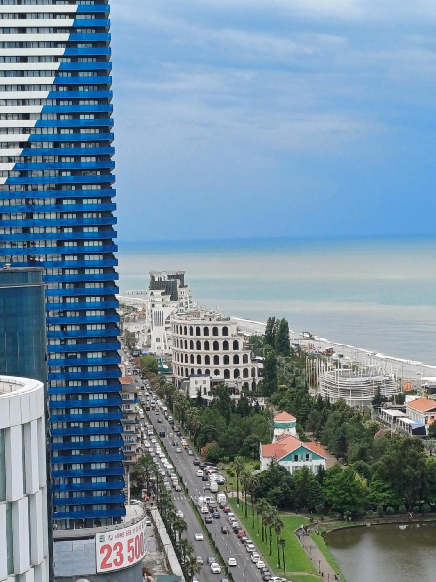 Sea Breeze In Batumi Lägenhet Exteriör bild